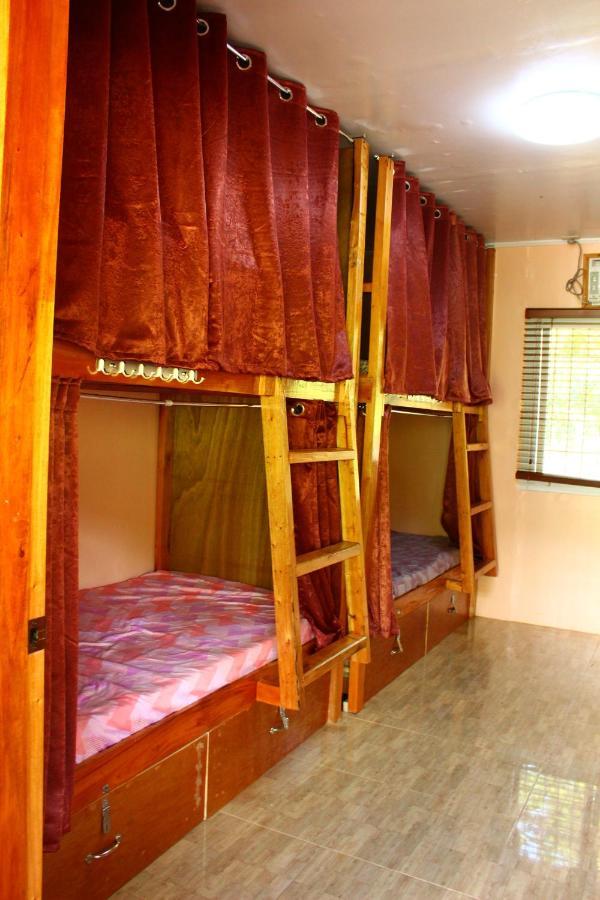 B&R Hostel Nagtabon Bacungan エクステリア 写真