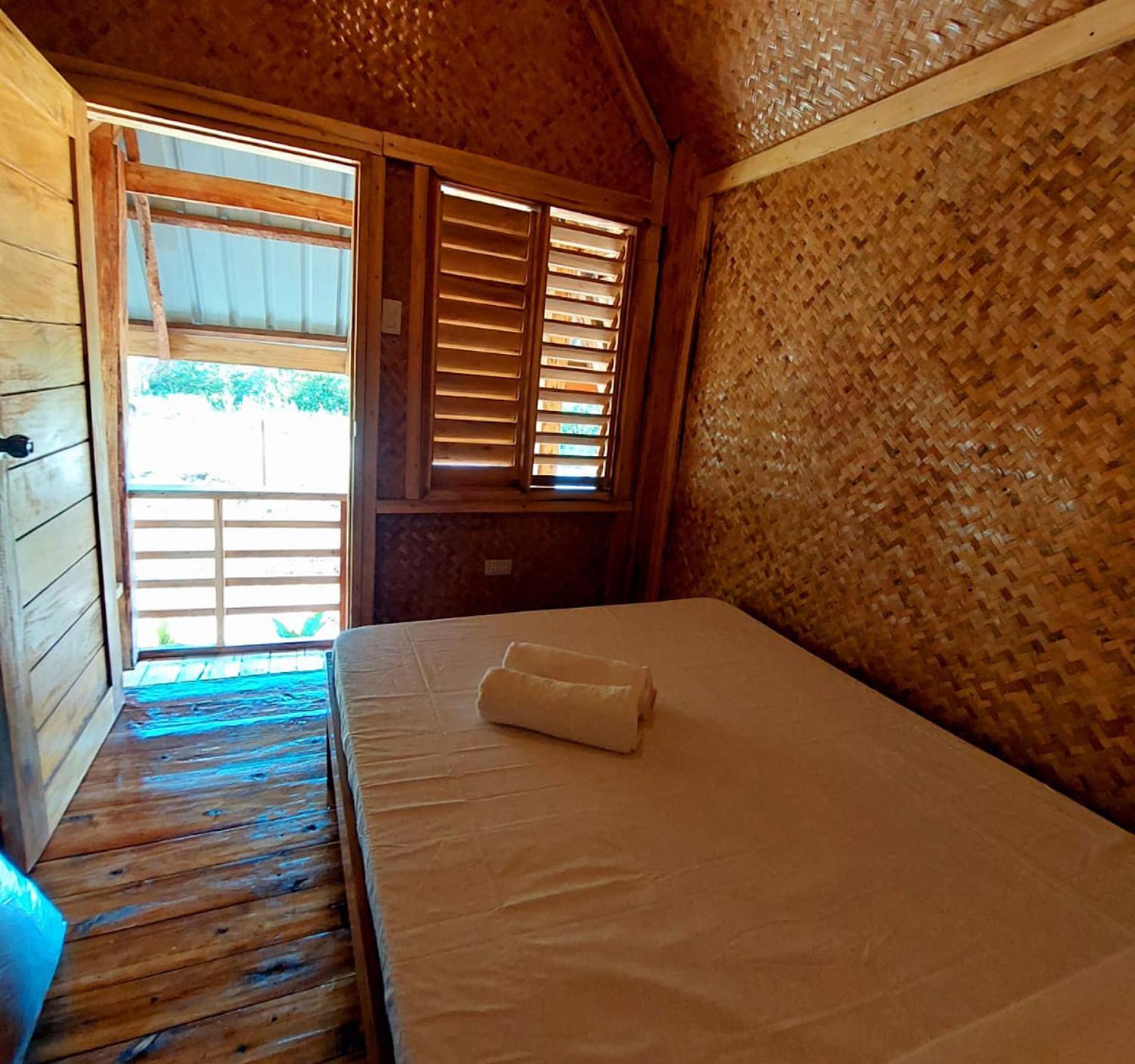 B&R Hostel Nagtabon Bacungan エクステリア 写真