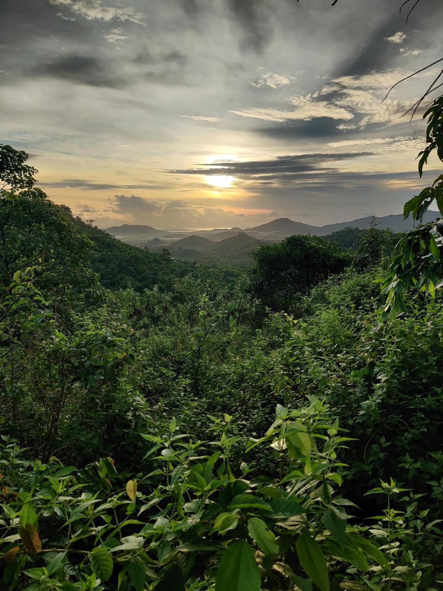 B&R Hostel Nagtabon Bacungan エクステリア 写真