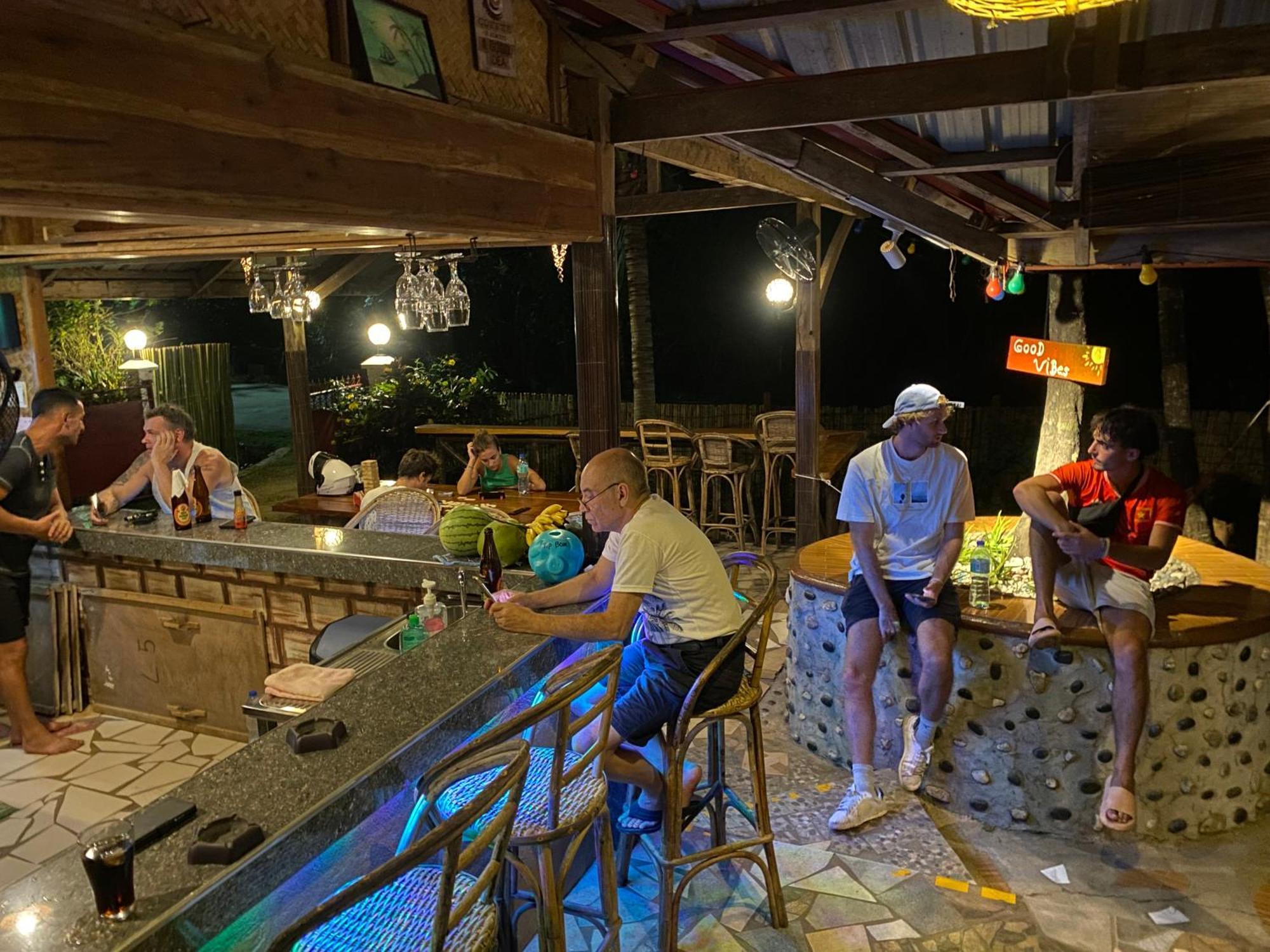 B&R Hostel Nagtabon Bacungan エクステリア 写真